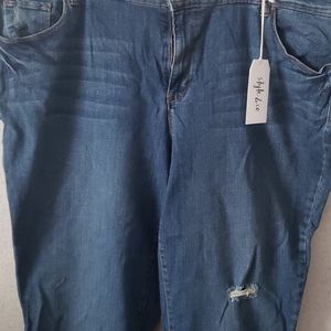 NEW !!! distressed capris